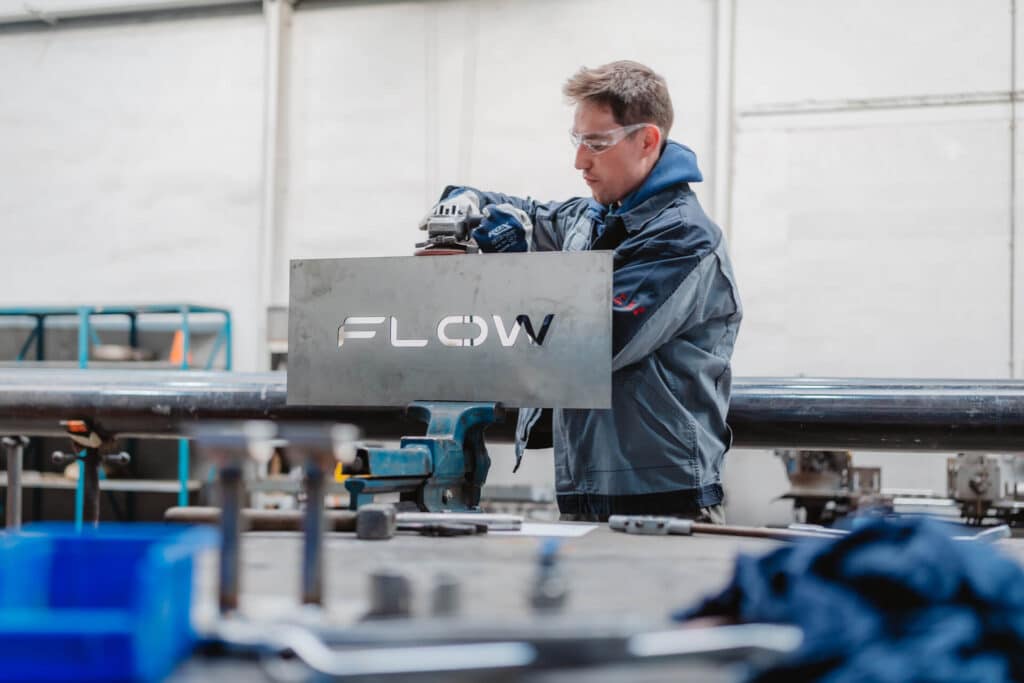 Werken bij Flow Group collega metaalbewerking